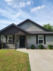1817 Central St, Joplin, MO 64801