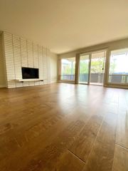 900 Nob Hill Ave  N #201, Seattle, WA 98109