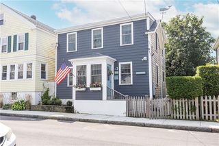21 Connection St, Newport, RI 02840