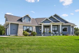 4835 Shelley Ct, Waterloo, IA 50701