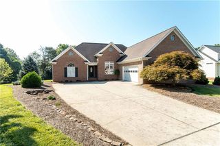 120 Williamshire Ct, Kernersville, NC 27284