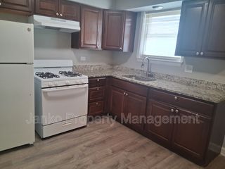 392 Hickory St #1E, Chicago Heights, IL 60411