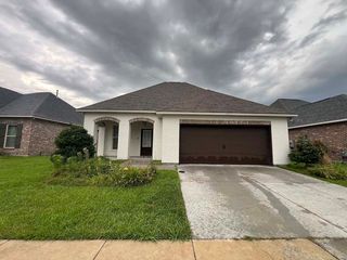 6212 Lake Edge Dr, Baton Rouge, LA 70820