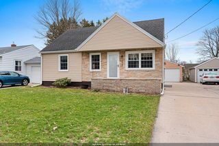 1927 32nd St, Two Rivers, WI 54241
