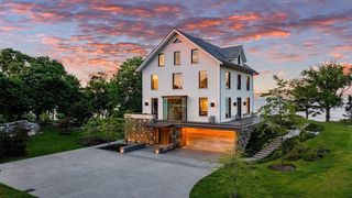 20 Crowninshield Rd, Marblehead, MA 01945