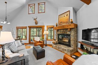 376 Discovery Dr, Donnelly, ID 83615