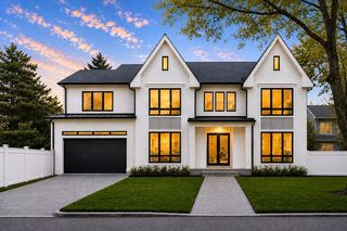 544 Saw Mill Brook Pkwy, Newton, MA 02459