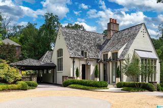 1 Pine Ridge Ln, Birmingham, AL 35213