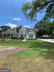 352 Davis St, Monroe, GA 30655