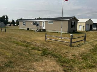 307 E  Coffey St, Akaska, SD 57420
