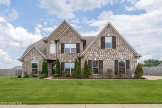 7282 Jefferson Heights Dr, Olive Branch, MS 38654