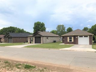 725 W 13th Street, Webb City, MO 64870