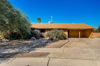 8067 E  7th St, Tucson, AZ 85710