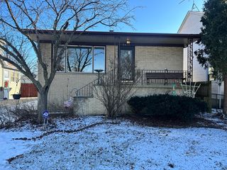 5431 7th Ave, Countryside, IL 60525