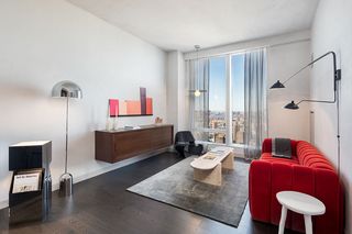 252 South St #22J, New York, NY 10002