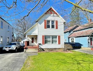114 E  Main St, South Amherst, OH 44001