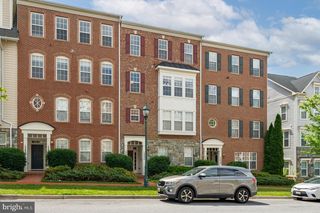 13036 Clarksburg Square Rd #8, Clarksburg, MD 20871