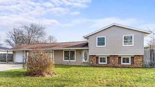 4220 Maplecrest Rd, Fort Wayne, IN 46815
