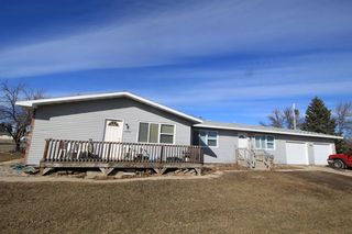 2036 & 2038 8th St NW, Minot, ND 58703