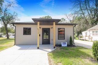 514 Morehead St, Moberly, MO 65270