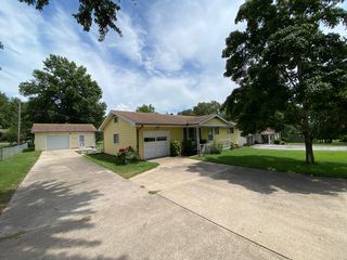 1651 State Hwy Y, Forsyth, MO 65653