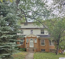 503 N  Grandview Ave, Papillion, NE 68046