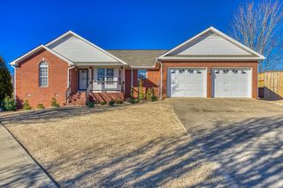 634 Lion Dr, Killen, AL 35645