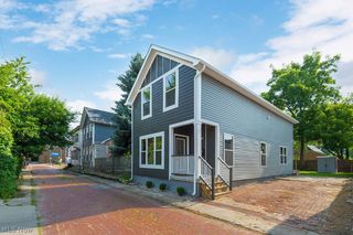 2148 W  21st St, Cleveland, OH 44113