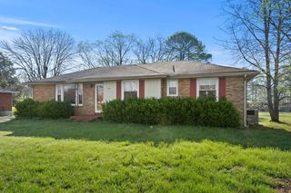 103 Newport Dr, Old Hickory, TN 37138