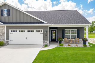 100 Fountain Point Cir #2b600350e, Perrysburg, OH 43551