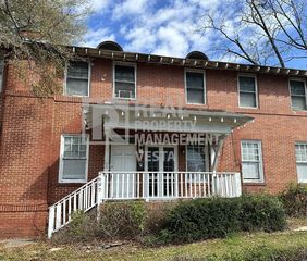 2697 Napier Ave, Macon, GA 31204
