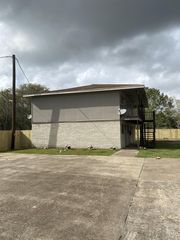 650 W Florida Ave, Beaumont, TX 77705