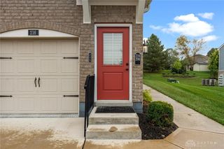 226 Old Pond Rd, Springboro, OH 45066