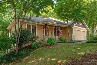 108 Chancery Ct, Flat Rock, NC 28731
