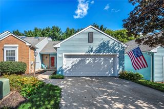 2213 Devon Ct #18, Akron, OH 44312