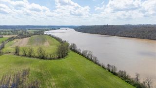 Robinhood Rd, Washington, WV 26181