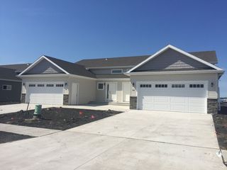 932 Eaglewood Ave, West Fargo, ND 58078