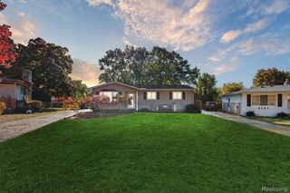 4179 Midland Rd   E, Waterford, MI 48329