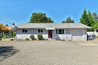 2213 Crater Lake Ave, Medford, OR 97504