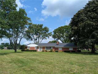 707 Markley St NE, Canton, OH 44721