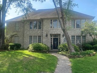 5806 Woodland Falls Dr, Kingwood, TX 77345