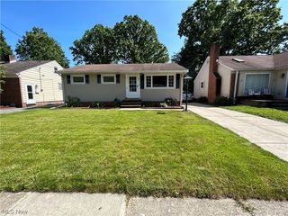 47 Aaron St, Berea, OH 44017