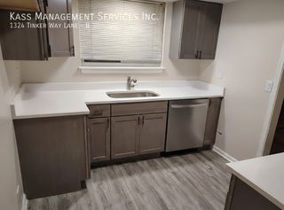 1324 Tinker Way #B, Glenview, IL 60025