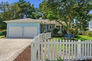 608 Dolphin Dr, Summerville, SC 29485