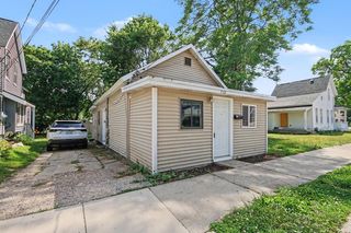 710 Baxter St SE, Grand Rapids, MI 49503