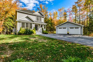 195 Longwoods Rd, Falmouth, ME 04105