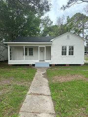 1145 W  South St, Opelousas, LA 70570