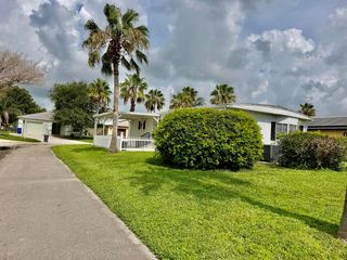 16 Grande Vista Way, Pt Saint Lucie, FL 34952