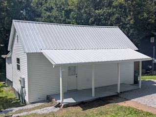 93 Hargrave Rd, Rossville, GA 30741