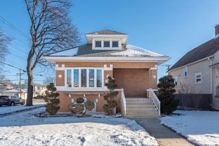 919 N  19th Ave, Melrose Park, IL 60160